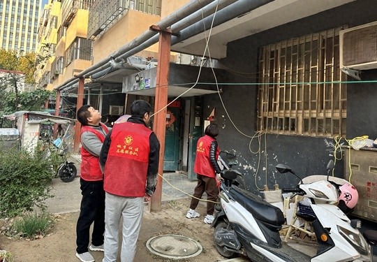中牟县桃李社区掀起文明城市创建热潮，居民齐心协力提升社区颜值  第1张