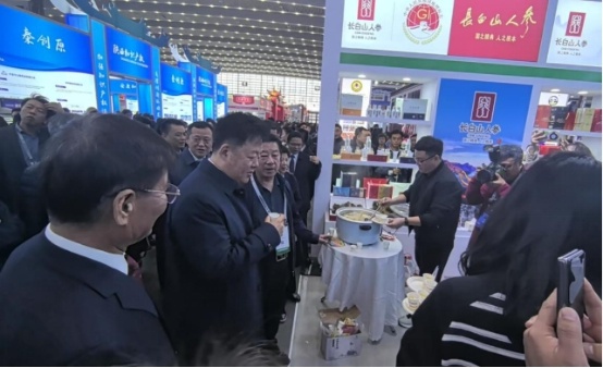 长白山人参闪耀西安，58种名优产品引爆商标品牌节，荣获金奖成全场焦点  第2张
