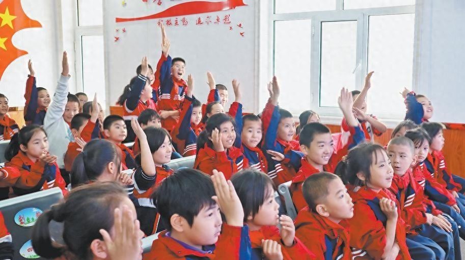 2024年神木市沙峁九年制学校招生大变局：城区学生回流乡村，教育质量逆袭引爆关注  第1张