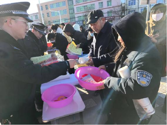 靖边公安局返还20万财物，群众点赞：破案追赃，安全感满满  第2张