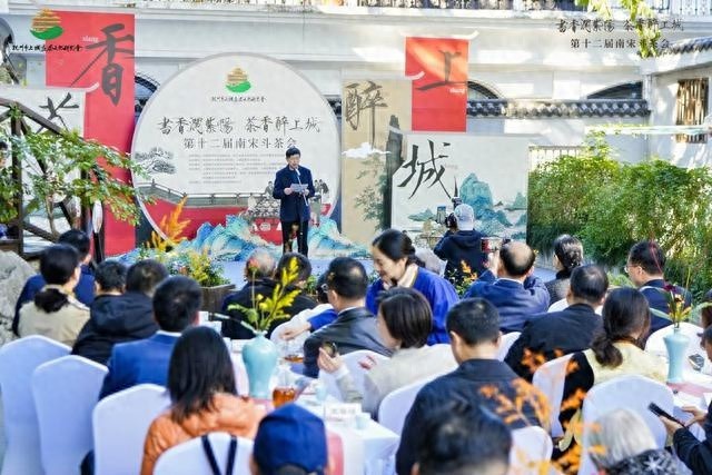 6岁小茶人惊艳全场：20%紧张，80%开心，南宋斗茶会上的茶艺小天才  第1张