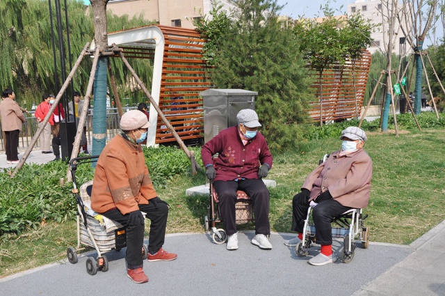 从坑洼到平坦：槐荫区29条背街小巷华丽变身，居民出行不再颠簸  第4张