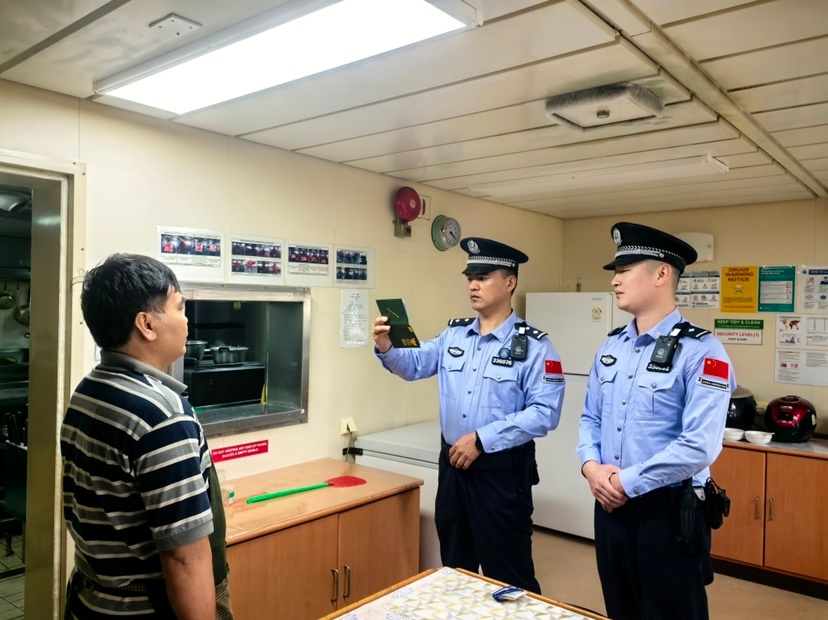 洋浦口岸进口外贸货物激增，边检服务升级助力企业快速通关  第2张