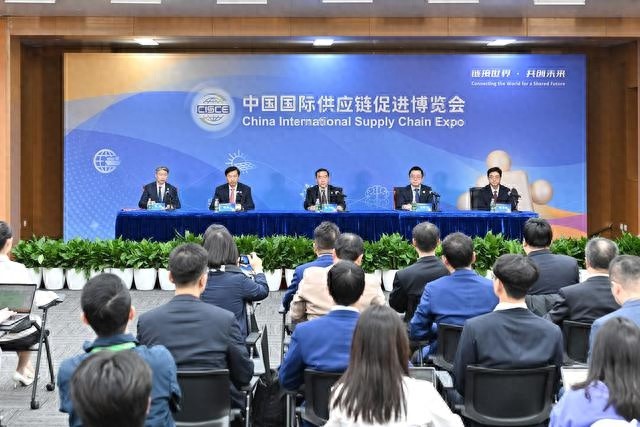 链博会闭幕：210多项合作协议签署，1520亿金额创纪录，中外企业共赴合作新高峰