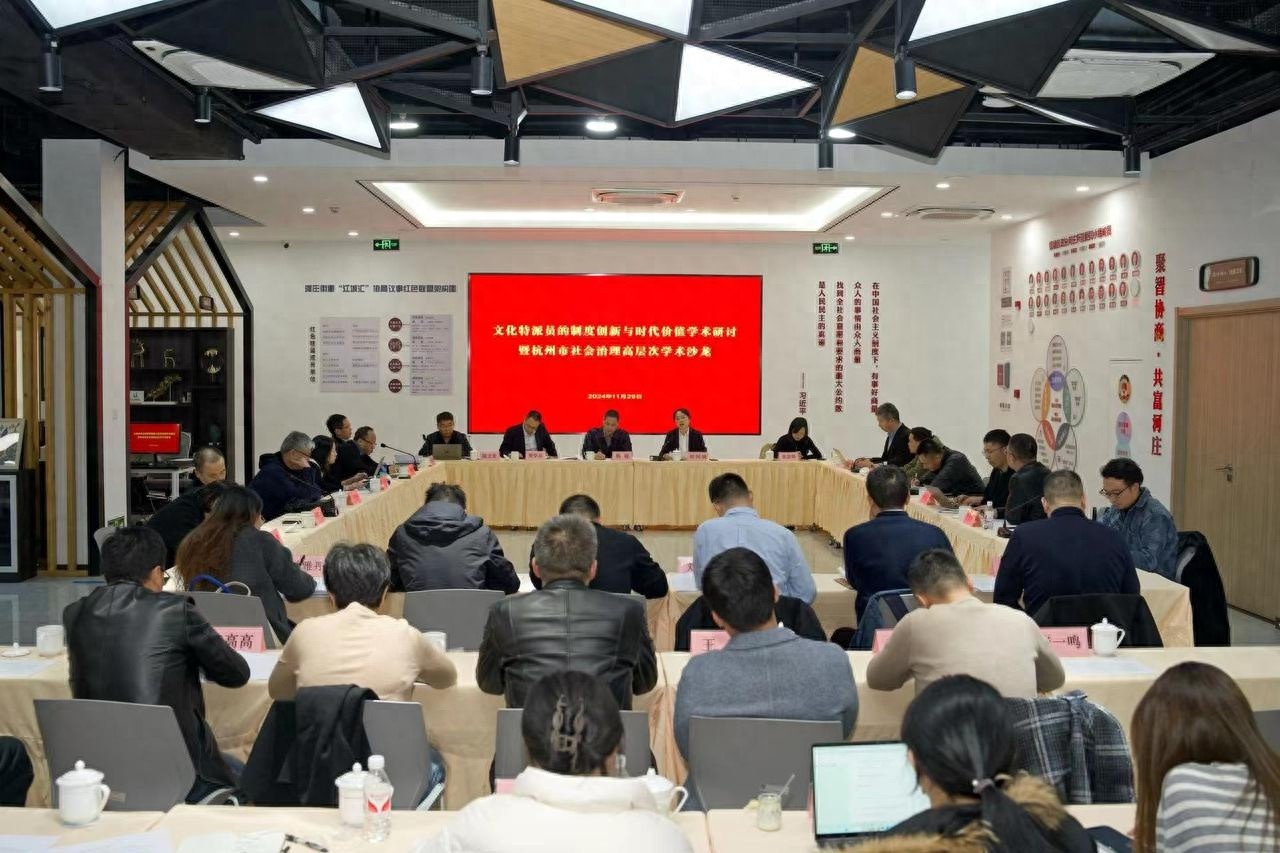 非遗面塑传承人黄小明：小小面团如何撬动一个村的文创产业？