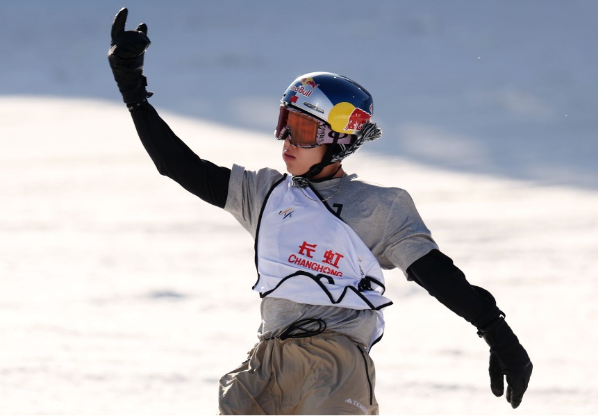 苏翊鸣再战雪飞天:从冬奥冠军到世界杯晋级,他的每一步都意义非凡 第3张 苏翊鸣再战雪飞天:从冬奥冠军到世界杯晋级,他的每一步都意义非凡 第3张