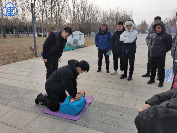 冬季冰面危险重重！经开区河（湖）长制办公室如何保障市民安全？  第2张