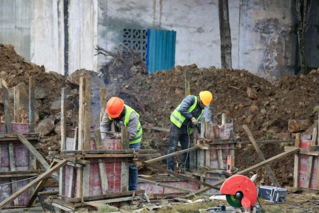 平坝区秸秆变废为宝：1500万投资打造绿色产业新标杆