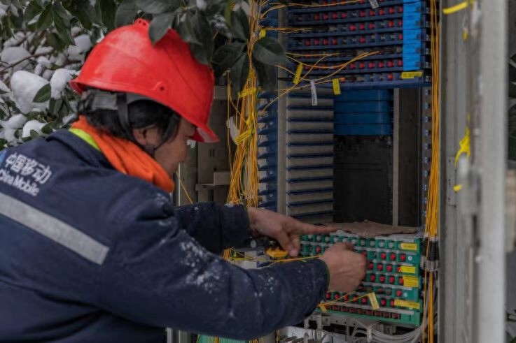 安徽移动淮南分公司如何用5G技术革新工业与教育？揭秘暖心服务背后的故事