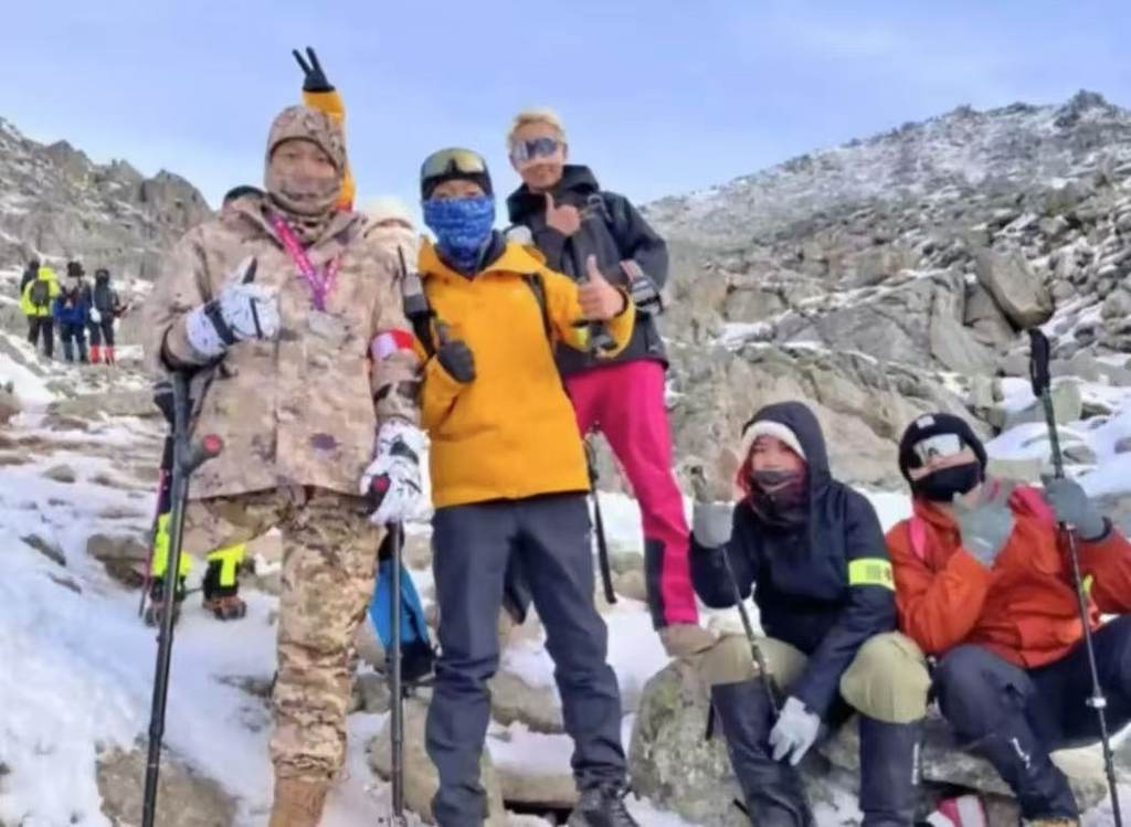 29岁邯郸小伙用一条腿征服5200米雪山，他的下一个目标是珠峰  第2张