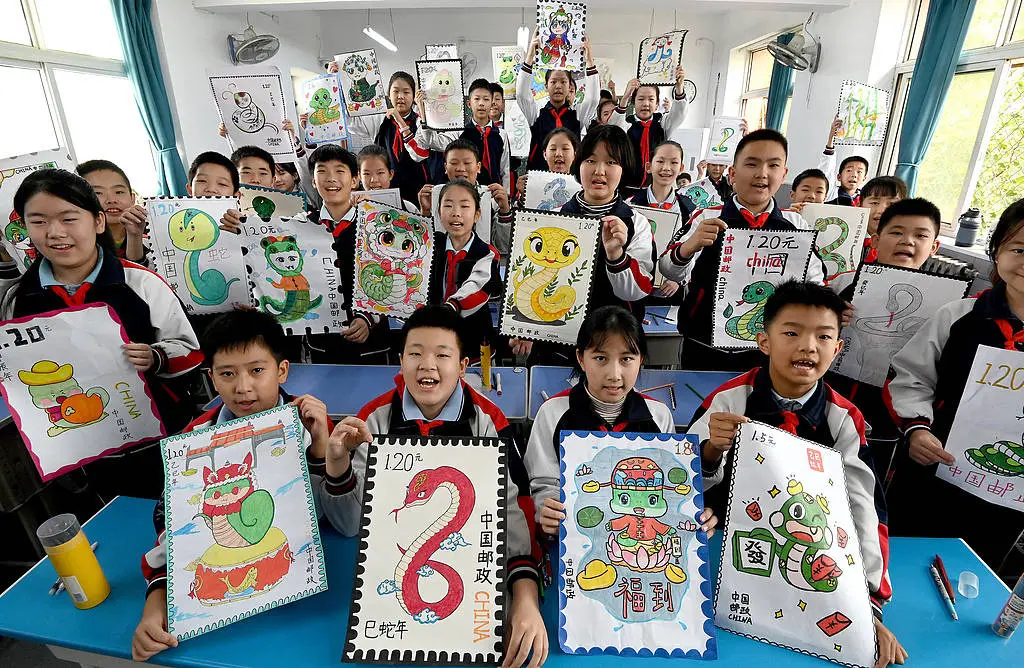 2024蛇年热潮席卷全国，这些呆萌可爱的蛇年元素你绝对不能错过  第5张