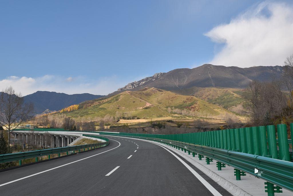 青海加西公路通车：中国首条无人智慧化收费公路如何改变青藏高原交通？  第3张