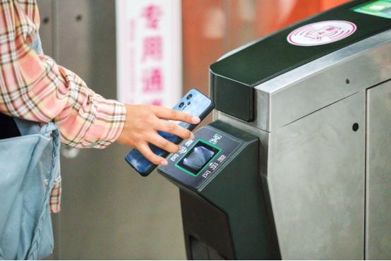 2025元旦昆明地铁大升级：延长运营至凌晨1点，暖心服务助力跨年  第4张
