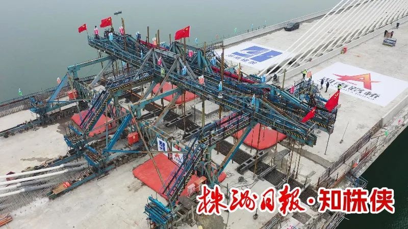 单根桩基施工183天，醴娄高速株洲湘江特大桥如何攻克全国最宽矮塔斜拉桥？  第2张