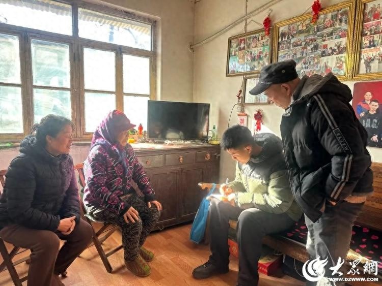潍坊寒亭区开元街道：200余名干部下沉一线，用心用情解决群众急难愁盼问题  第1张