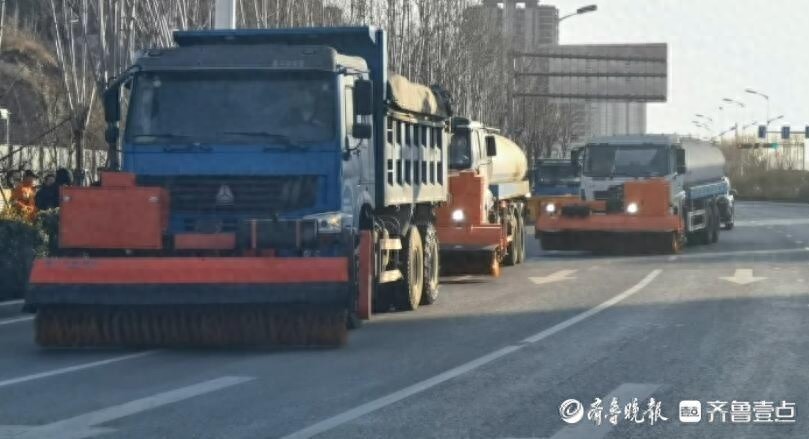 李沧区全力备战2024-2025年度清雪除冰工作，五大作业方式确保道路安全  第1张