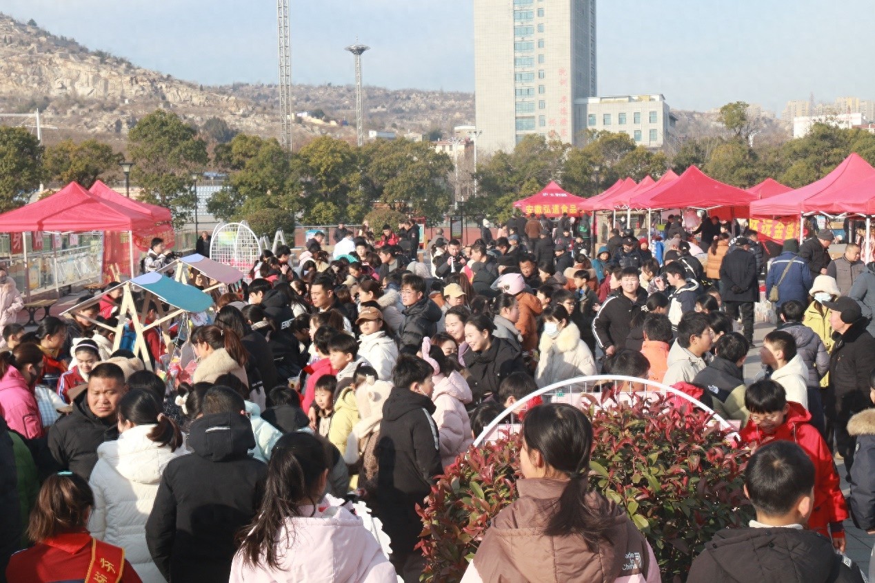 怀远县年货节盛大开幕！石榴酒、贡米、甲鱼等特色年货一应俱全，快来体验不一样的年味  第1张