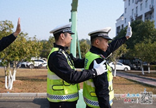 瑞金市公安局交管大队开展民辅警业务培训，全面提升执法规范化水平