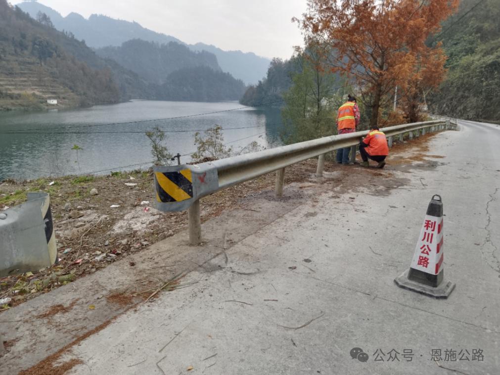 恩施州公路部门冬季养护大行动：未雪绸缪，精修细养，确保寒冬道路安全畅通  第4张