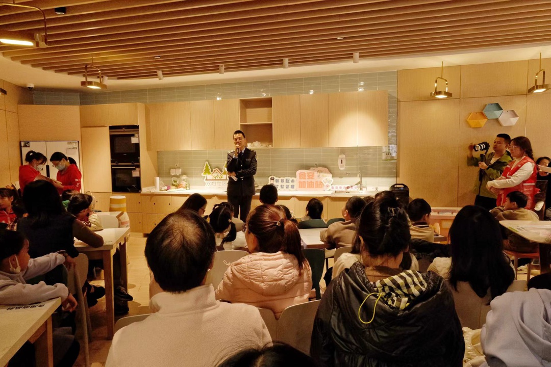 郫都区郫筒街道与市场监管局联手打造食安加油站，每月一次美好食光主题活动，守护你的餐桌安全  第3张