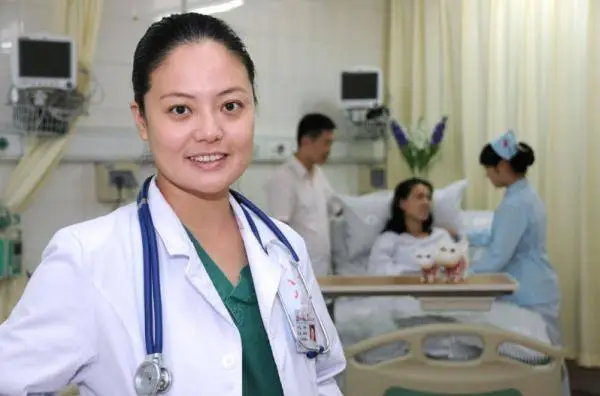 李玲医生：13年坚守，她用晨曦般的温暖守护每一位安宁疗护患者