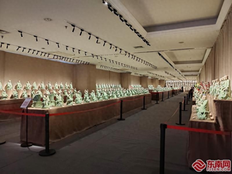 青瓷五百罗汉震撼亮相仙游，500尊独特造像背后的故事等你来探索  第1张