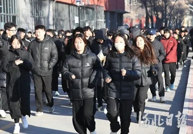 2000名大学生激情开跑，廊坊开发区掀起运动健身热潮  第2张