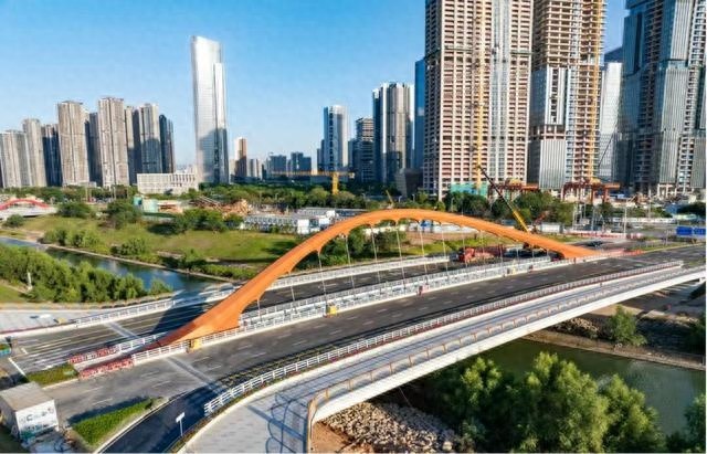 深圳新地标！前海临海双界河桥惊艳亮相，独特造型成打卡热点