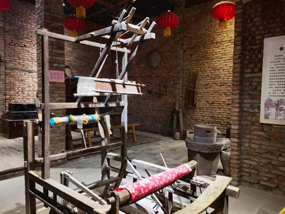 探秘千年农耕文明：遵义习水土城古镇的时光回廊，带你重温精耕细作的岁月