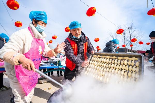 千人饺子宴共筑幸福路：嫘祖镇用饺子串起乡情与振兴的未来  第4张