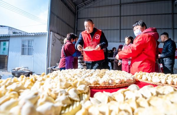 千人饺子宴共筑幸福路：嫘祖镇用饺子串起乡情与振兴的未来  第7张