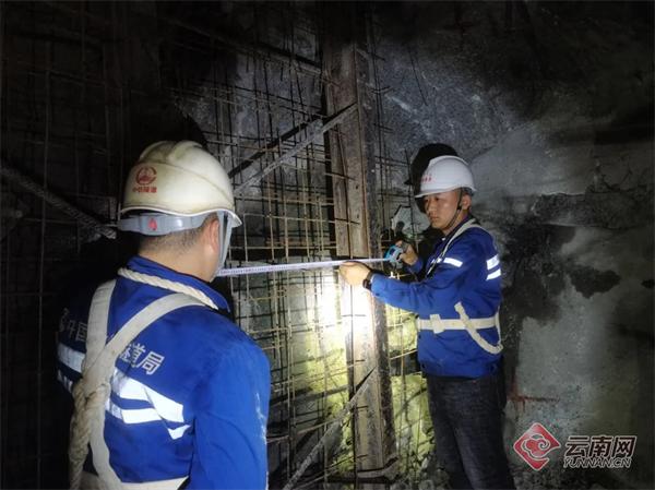 彩云之南的守护者:云岭职工如何用汗水与智慧编织新时代梦想? 第2张 彩云之南的守护者:云岭职工如何用汗水与智慧编织新时代梦想? 第2张