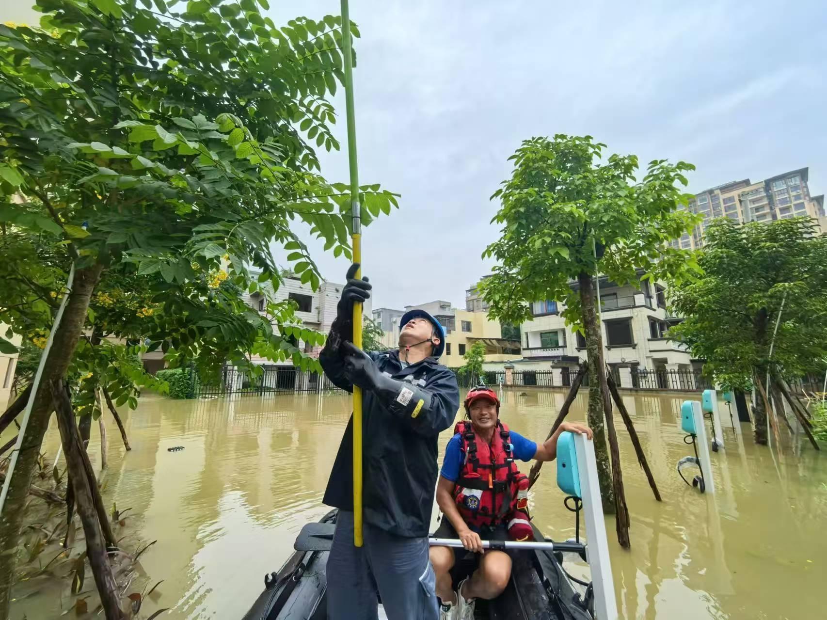 海南多地洪涝，供电部门全力保障民生用电，琼海供电局提级至Ⅰ级应急响应  第2张