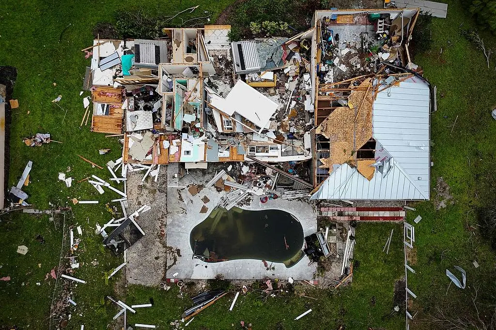 飓风米尔顿肆虐美国佛州，至少 16 人死亡，220 万用户断电，被称为世纪飓风  第3张