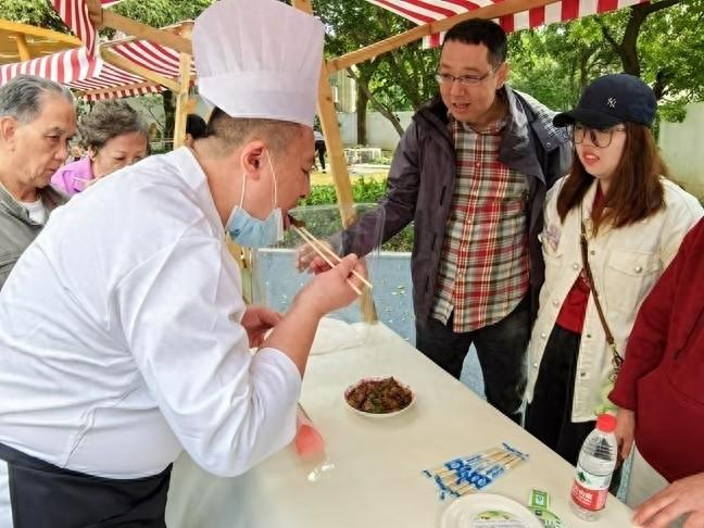 这场邻里美食节，居民竟成大厨，厨师成食客