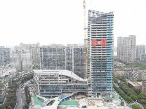 杭州滨江科技创新综合体项目主体结构全面封顶，172 米新地标即将崛起  第1张