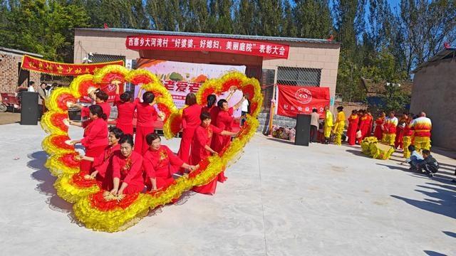 这场文艺演出太精彩！老人们脸上洋溢着幸福笑容  第2张
