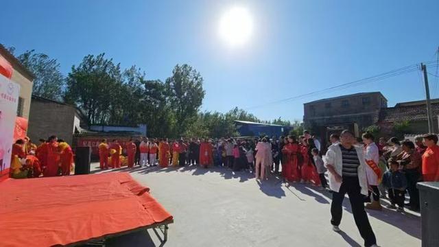 这场文艺演出太精彩！老人们脸上洋溢着幸福笑容  第3张