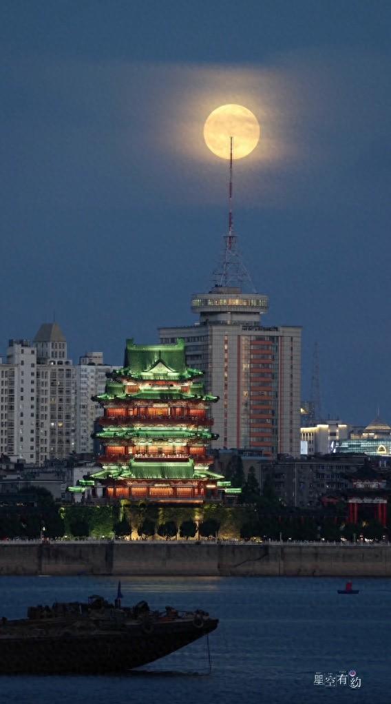 11 月天象剧场好戏连台，超级月亮、流星雨等你来看