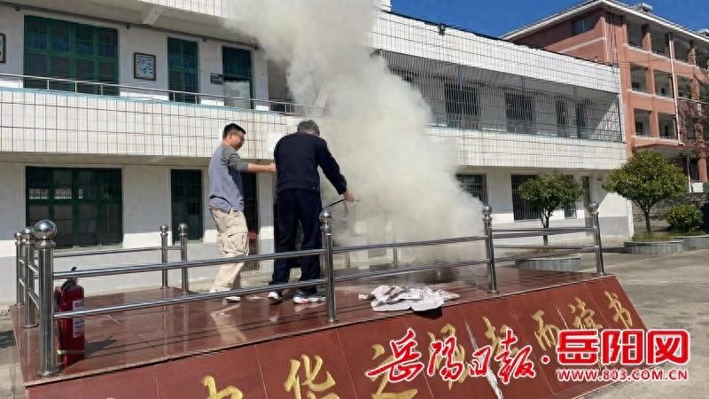 柘庄中学这场消防演练，让学生直呼长见识了  第1张