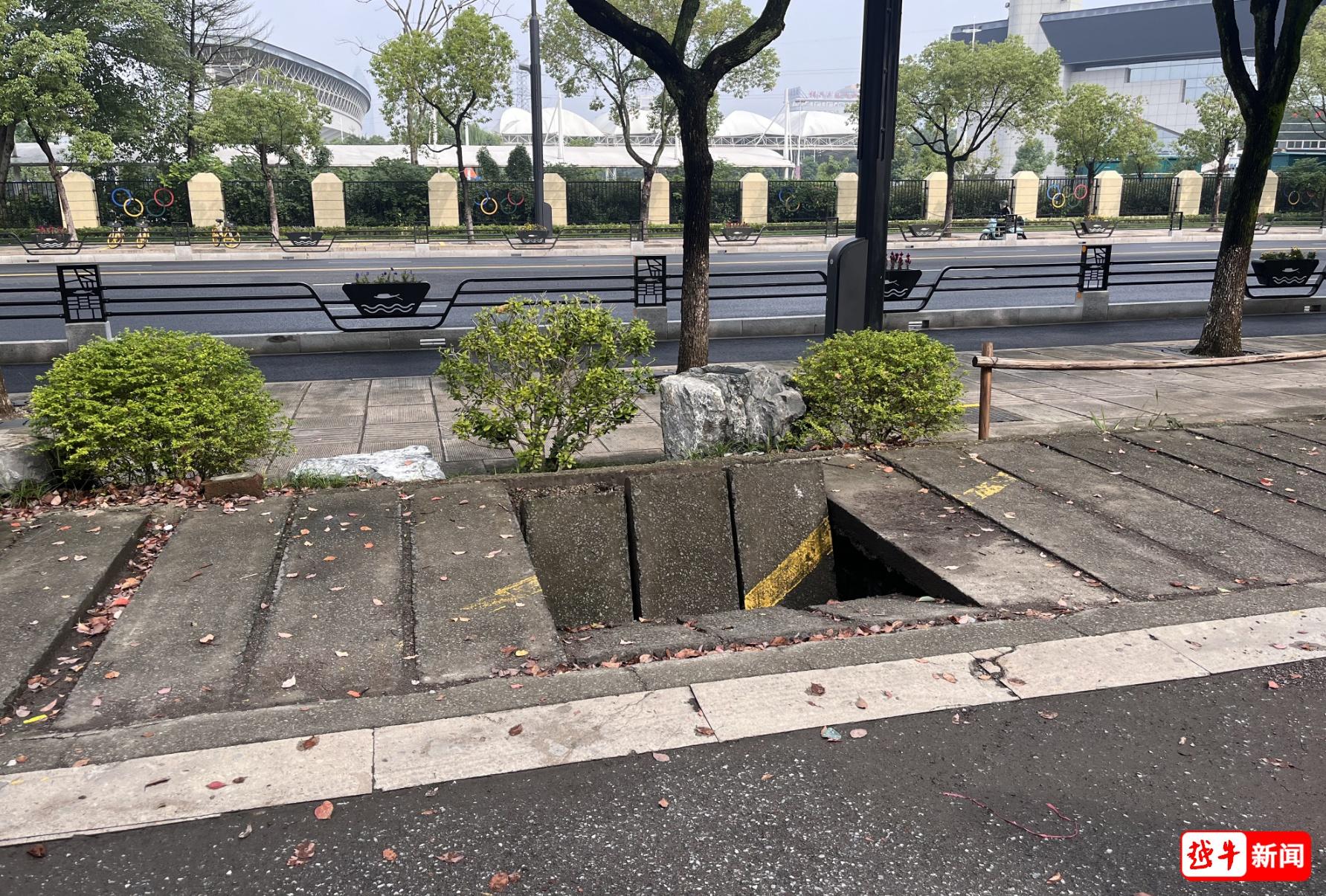 绍兴一小区门口水泥盖板断裂半个月，多辆车陷入地沟，至今无人维护  第3张