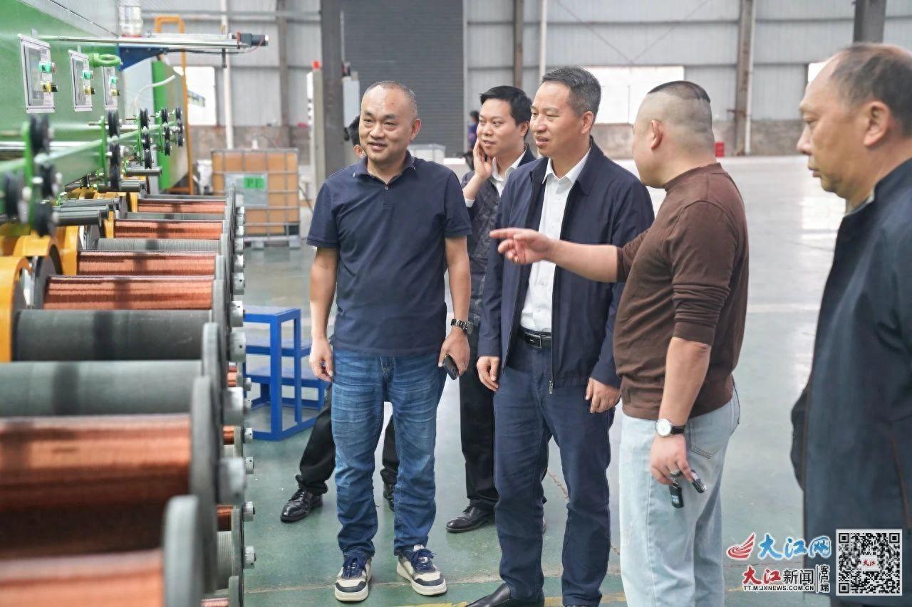 贵溪市委常委刘鲧华走访挂点企业，助力企业加快发展  第1张