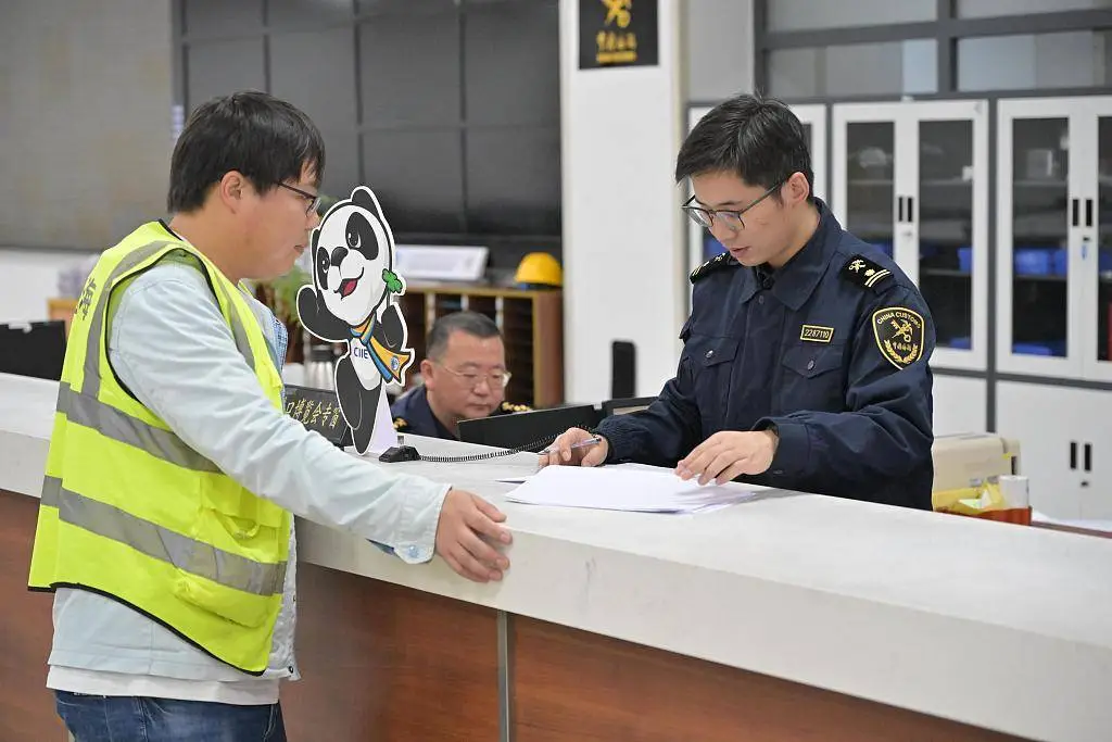 第七届进博会蓝鳍金枪鱼王震撼亮相，重量创历届之最  第1张