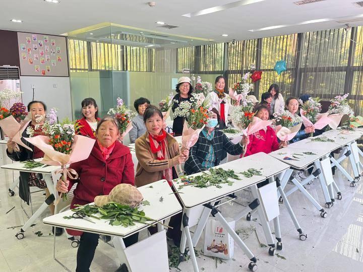 沈阳于洪区举办手工花束制作活动，传承文明祭祀好家风  第2张