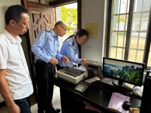 鹰潭市市场监督管理局持续开展粮食购销领域计量监督检查，确保计量器具准确可靠