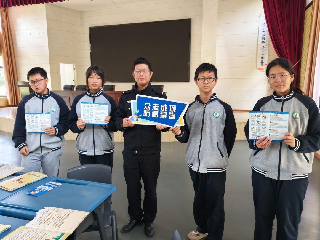 禁毒反诈小课堂，轻松愉快氛围中，教你识别生活中的罂粟花  第3张