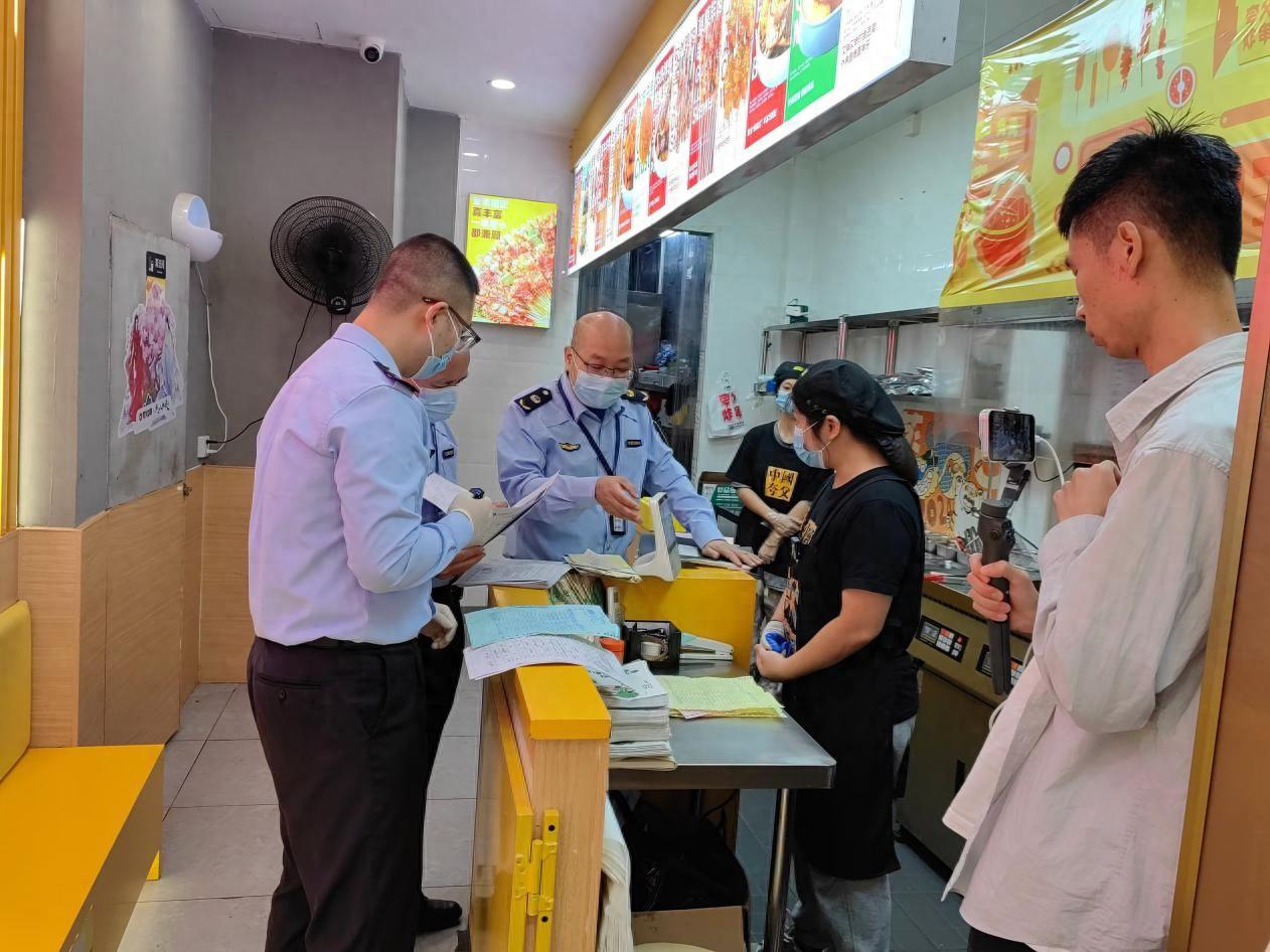 云浮开展无堂食外卖经营查餐厅活动，守护群众舌尖安全  第1张
