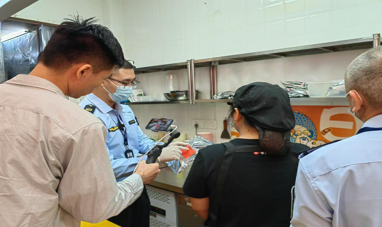 云浮开展无堂食外卖经营查餐厅活动，守护群众舌尖安全  第3张