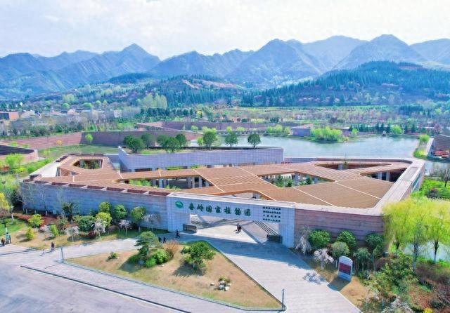 陕西秦岭国家植物园：探索西安湿地资源，守护城市生态屏障