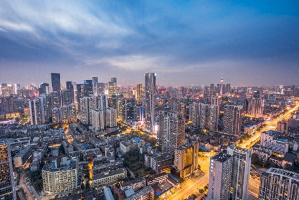 奔跑吧 成都2024年终特别报道：16个整版深度解析蓉城经济、科技、民生、开放的华丽蜕变  第1张